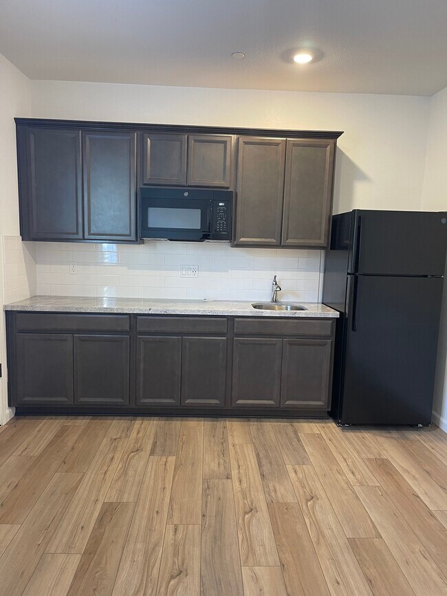 Building Photo - 1703 Sandoval Dr