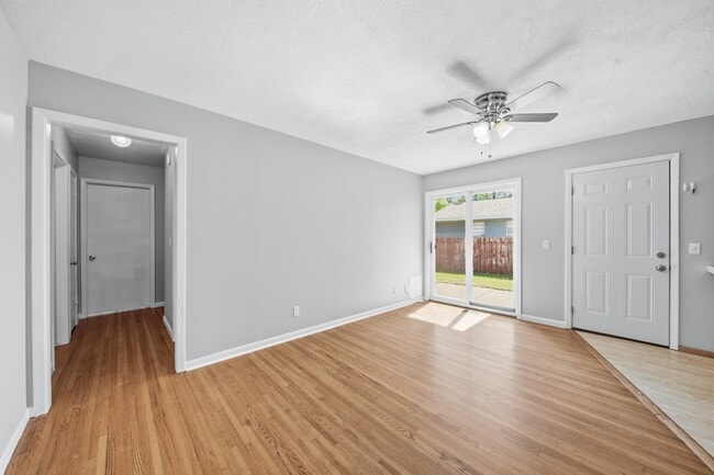 Foto del edificio - 8936 E 33rd Pl