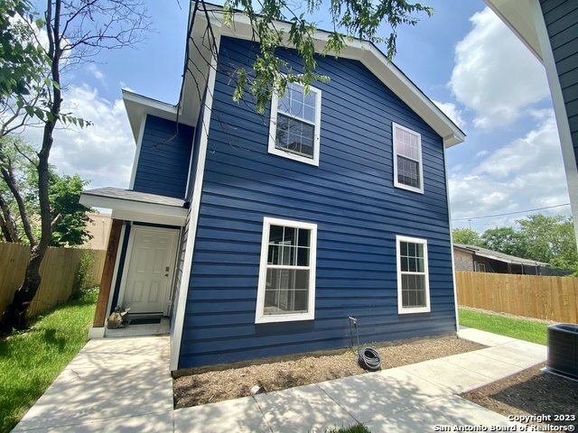 Primary Photo - 1522 S Elmendorf St
