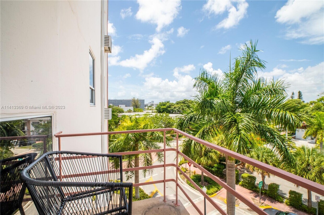 Foto principal - 255 W 24th St
