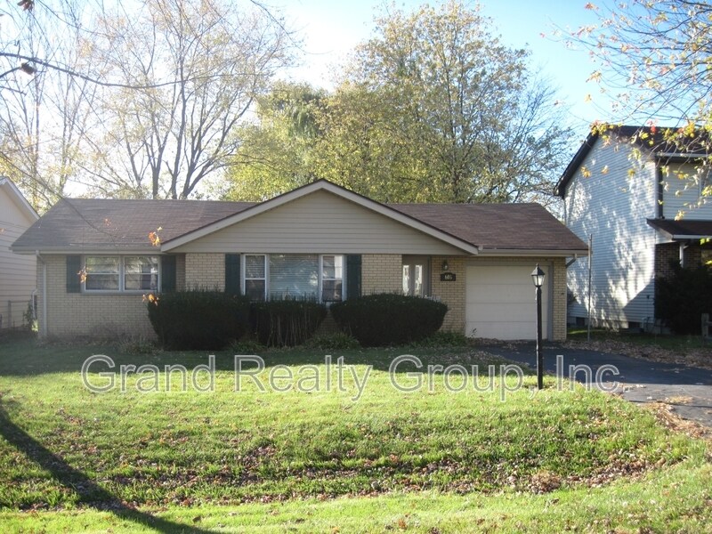 Foto principal - 608 Deerpath Dr