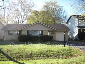 Building Photo - 608 Deerpath Dr