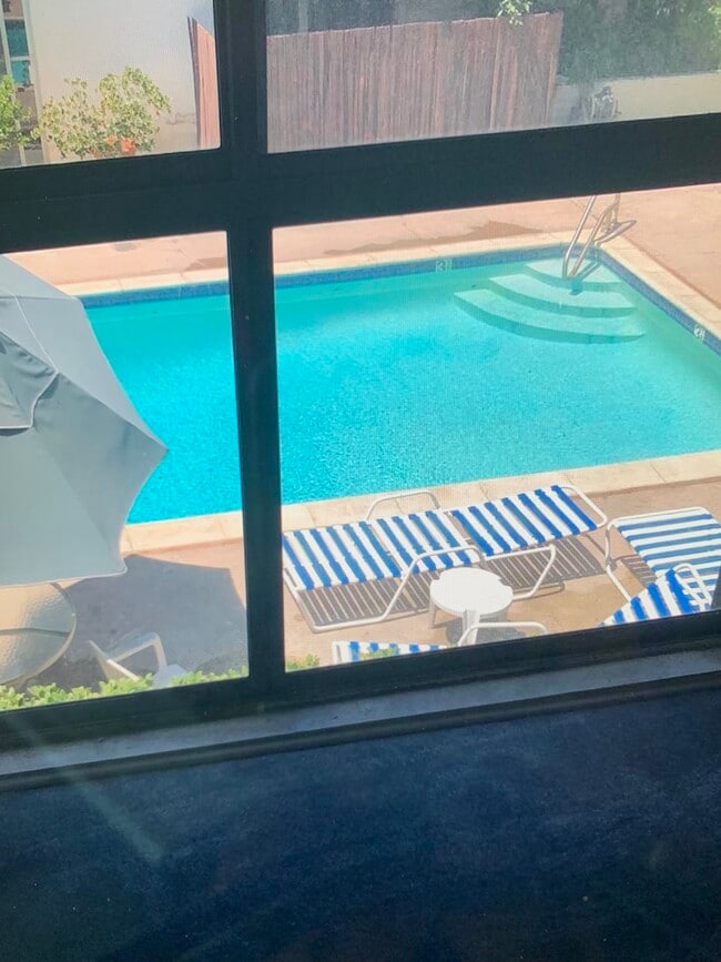 Building Photo - 5650 Sumner Way