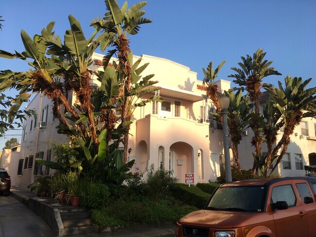 Frente - 507 N Norton Ave