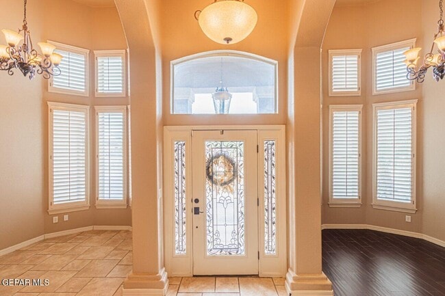 Foto del edificio - 3849 Tierra Campa Dr