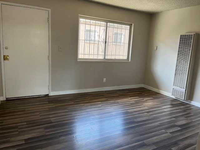 Photo - 517 W 84th St (Los Angeles, CA) Apartment