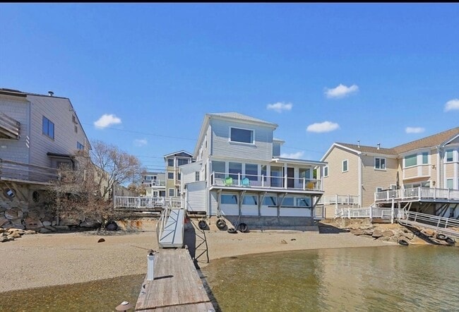Building Photo - 57 Edgewater Rd