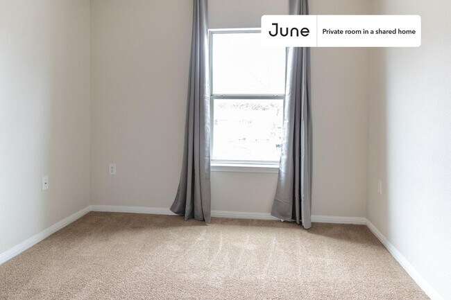 Foto del edificio - Room in Shared 5 bed/2 bath home