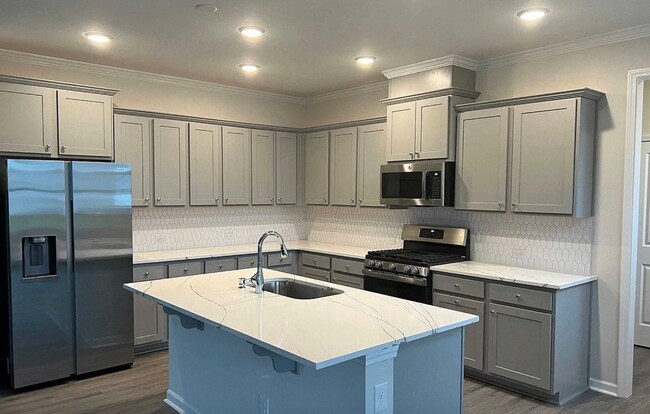 Foto del edificio - Room in House on Hopper Cir