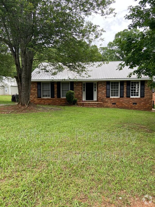 Building Photo - 117 Jockey Club Dr