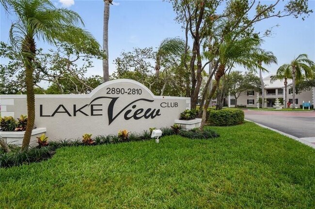 Foto del edificio - 2850 N Oakland Forest Dr