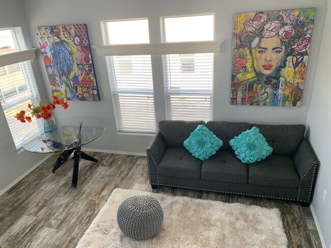 Living room - 30 Pier Ave
