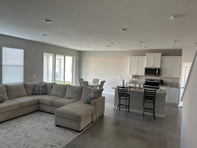 Foto del edificio - Spacious NEW 4BR House in Palmetto