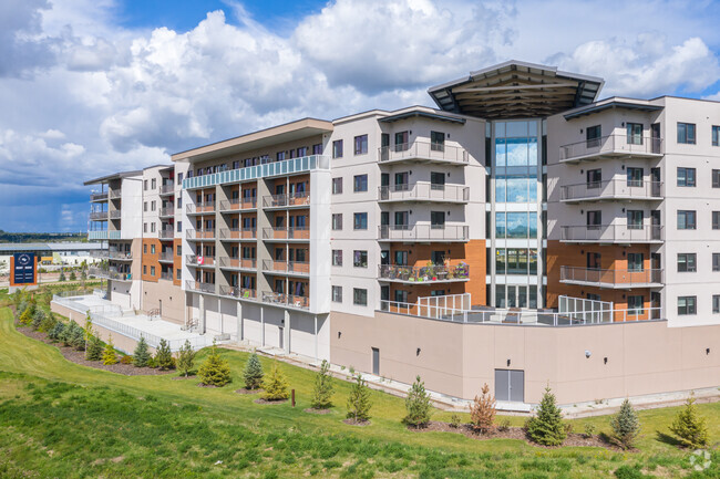 Building Photo - Lakeview at Bellevue Village