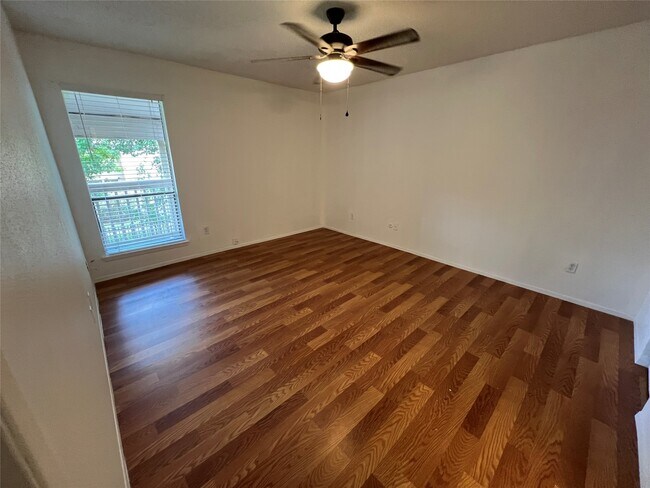 Foto del edificio - 9471 Pagewood Ln