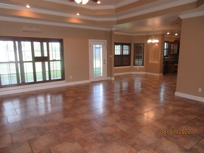 Building Photo - 221 Smithbrook Rd