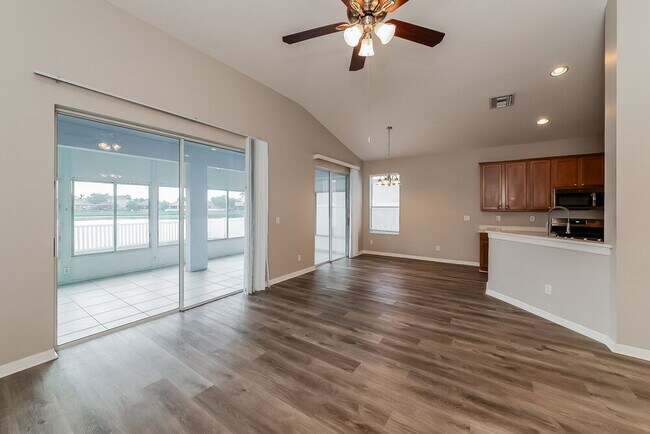 Foto del edificio - 5110 Clover Mist Dr