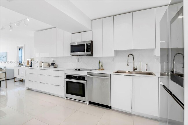 Foto del edificio - 3701 N Country Club Dr