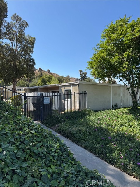Foto del edificio - 3066 Panorama Rd