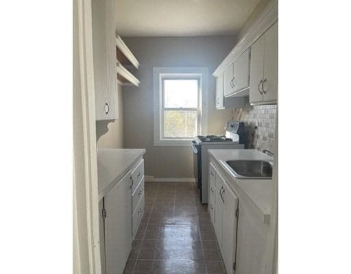 Building Photo - 3 bedroom in New Bedford MA 02744