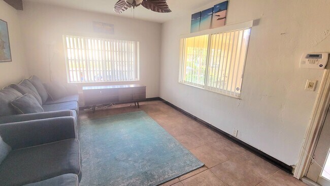 Foto del edificio - 7400 Harding Ave