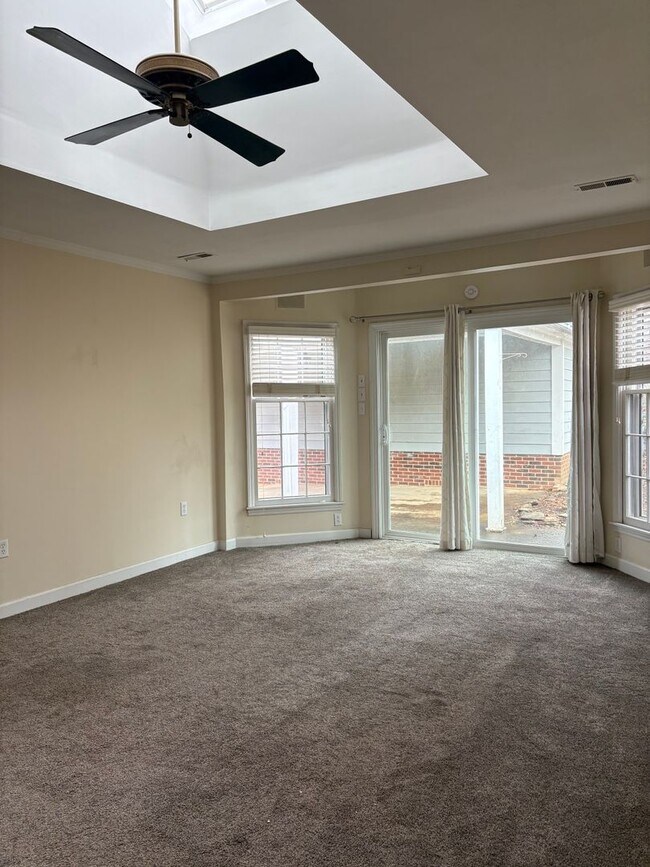 Foto del edificio - Charming Ranch Home in Matthews