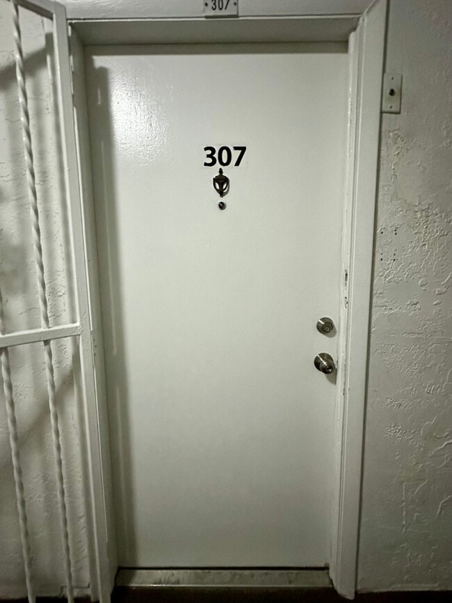 Foto del edificio - 6130 W 19th Ave