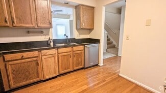 Building Photo - 9465 Hunters Creek Dr