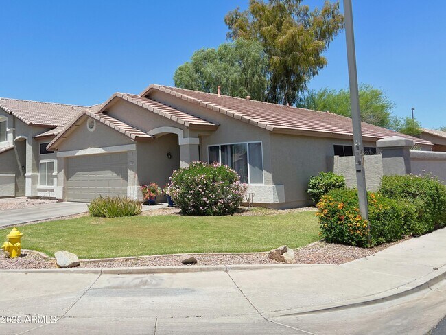 Building Photo - 3980 E Pinon Ct