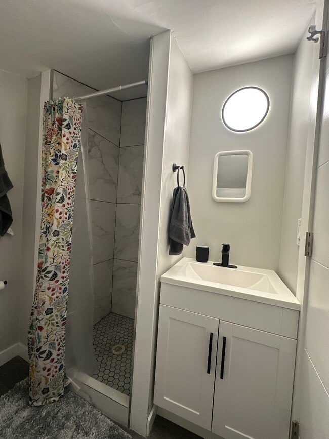 Building Photo - 27-27 Brule St