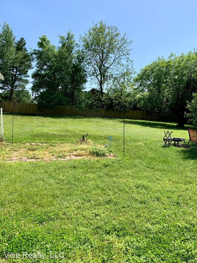 Building Photo - 3 br, 1 bath House - 126 Dellway Dr