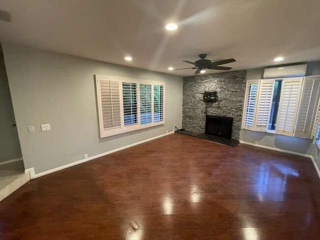 Building Photo - 6036 Cirrus St