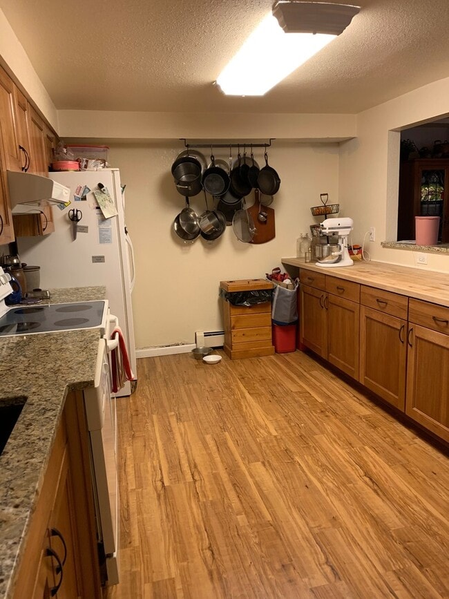 Building Photo - This is a MUST SEE 1 Bedroom, 2 Bath apartment in Loveland