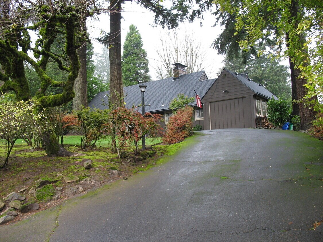 Foto principal - - Portland Heights 3 bedroom Beauty!