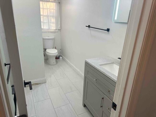 Building Photo - 905 Colquitt Cir