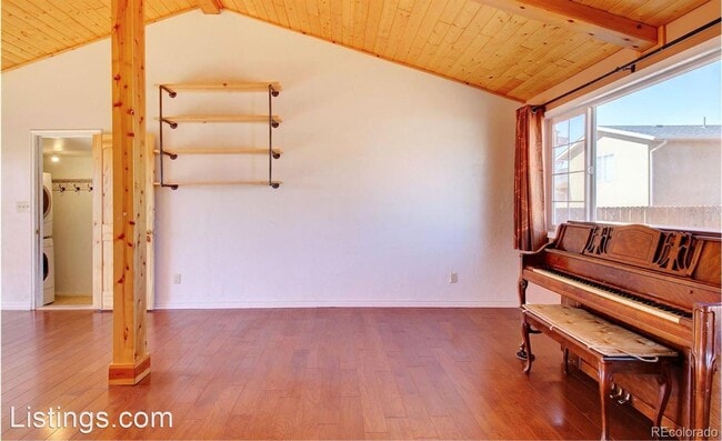 Building Photo - 3 br, 1 bath House - 250 W Baldwyn Dr