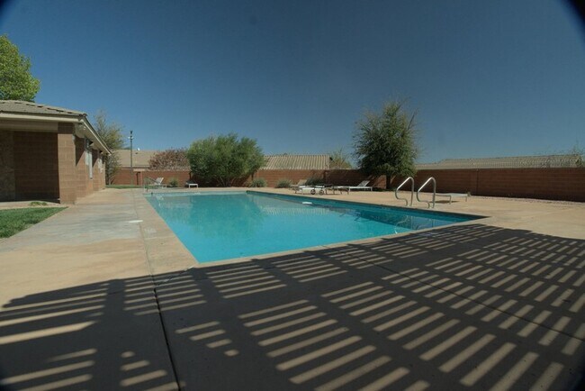 Foto del edificio - 1630 E 2450 S