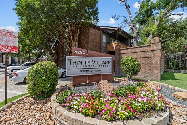 Foto del edificio - Trinity Village Apartments