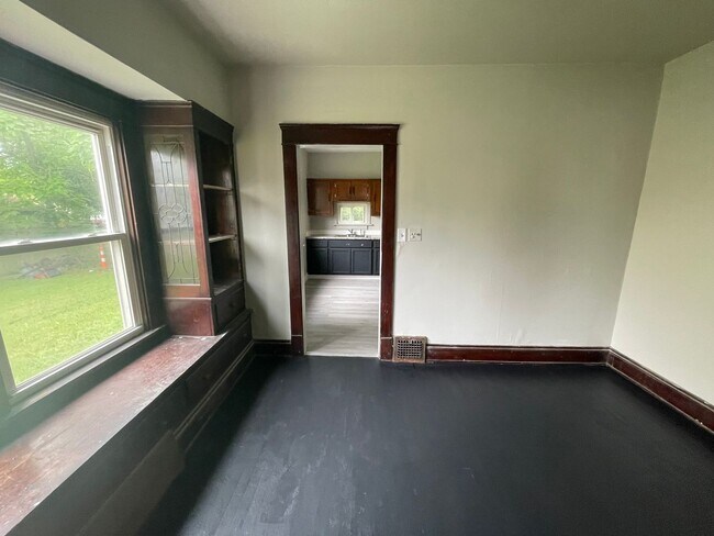 Foto del edificio - Charming 3-Bedroom Property in Prime Location (SECTION 8 VOUCHERS ACCEPTED)