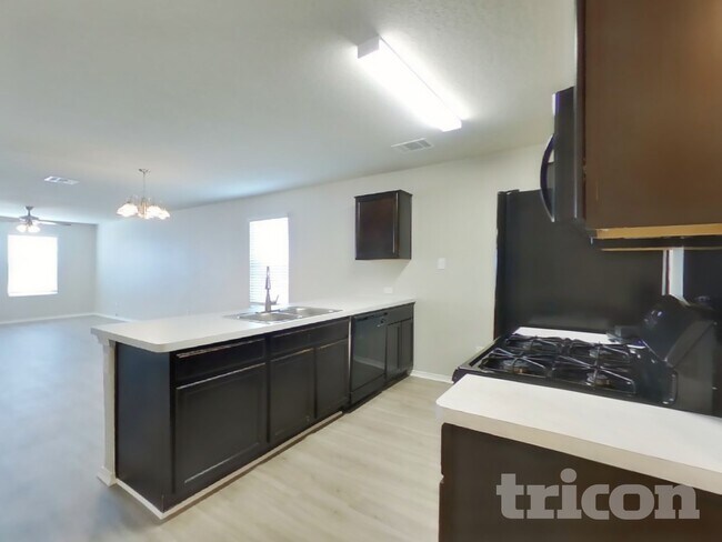 Building Photo - 421 Moonvine Way