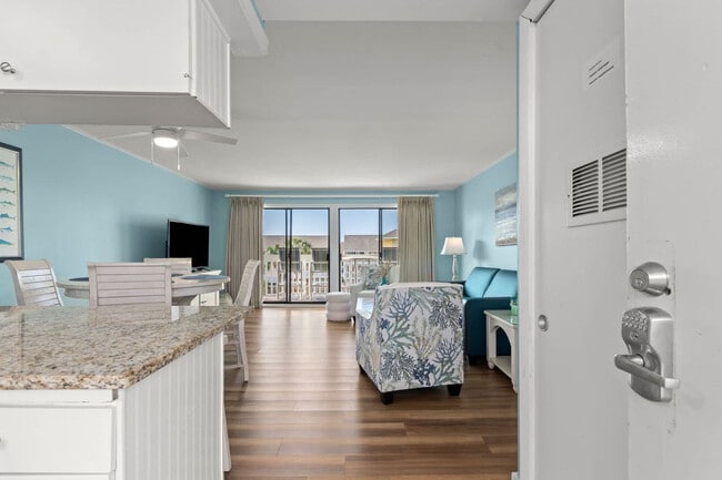 Building Photo - 775 Gulf Shore Dr