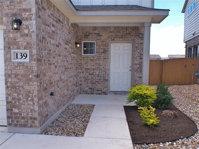 Foto del edificio - 139 Furlong Dr