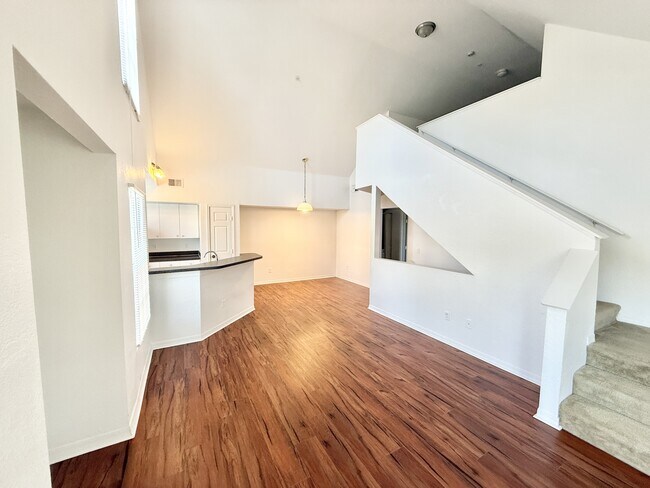 Foto del edificio - 6384 Raleigh St