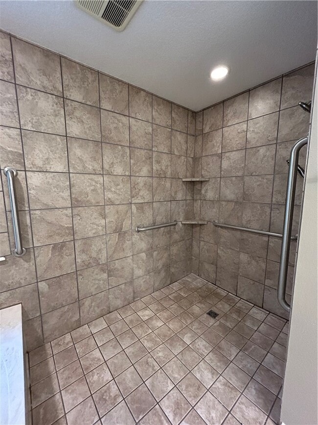 Building Photo - 1826 N Glenbrook Pl