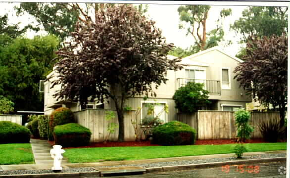 Foto principal - 2035-2045 Mt. Olive Dr