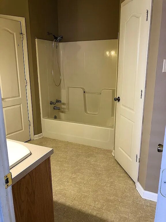 Foto del edificio - 351 Meadow Crossing Dr