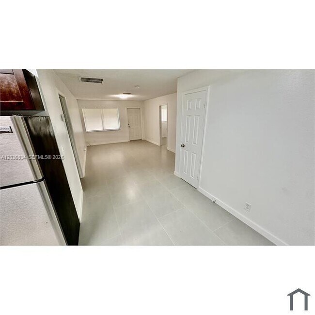 Foto del edificio - 7826 NW 40th St