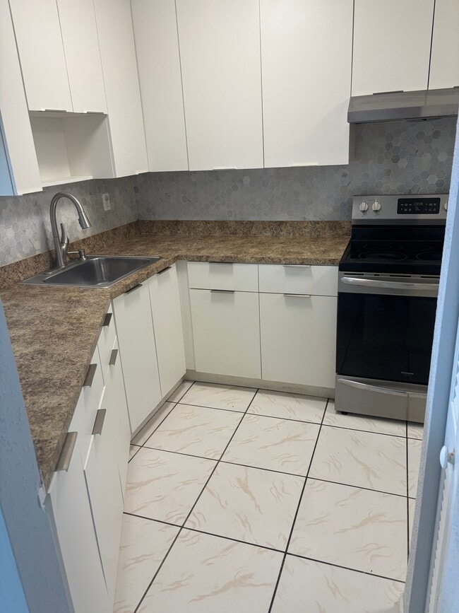 Kitchen - 1750 NE 191st St Apartment