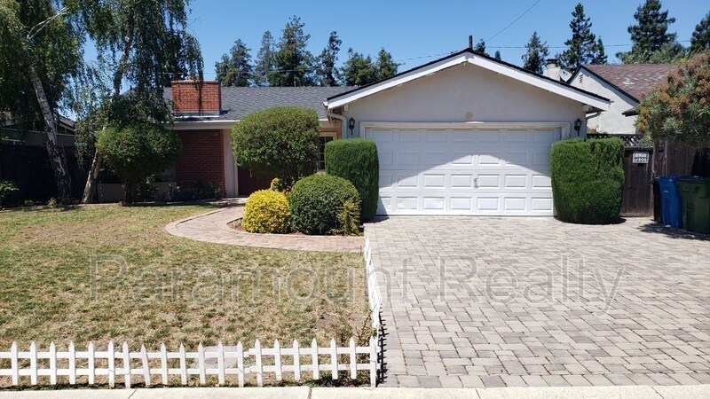 Foto principal - 2447 Warburton Ave