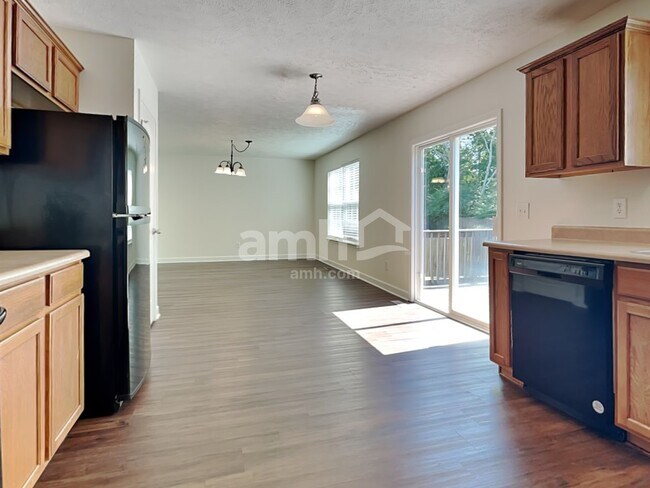 Foto del edificio - 645 Smoky Mountains Dr
